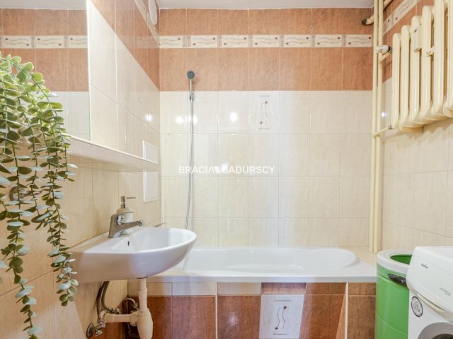 Mieszkanie 3-pokojowe Kraków Czyżyny, os. Dywizjonu 303. Zdjęcie 12