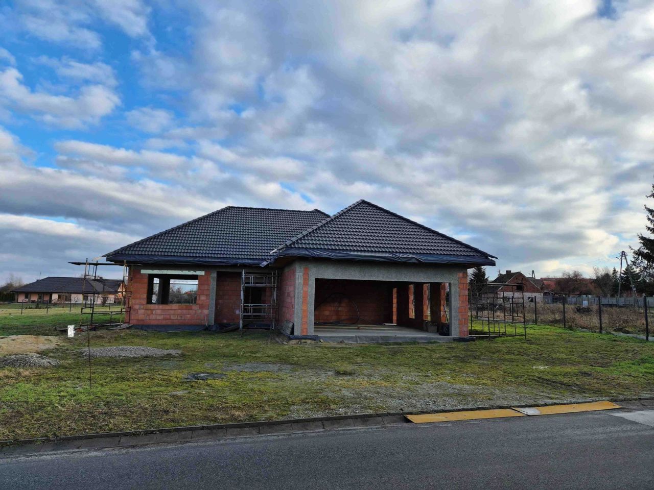 dom wolnostojący, 4 pokoje Trzebnica