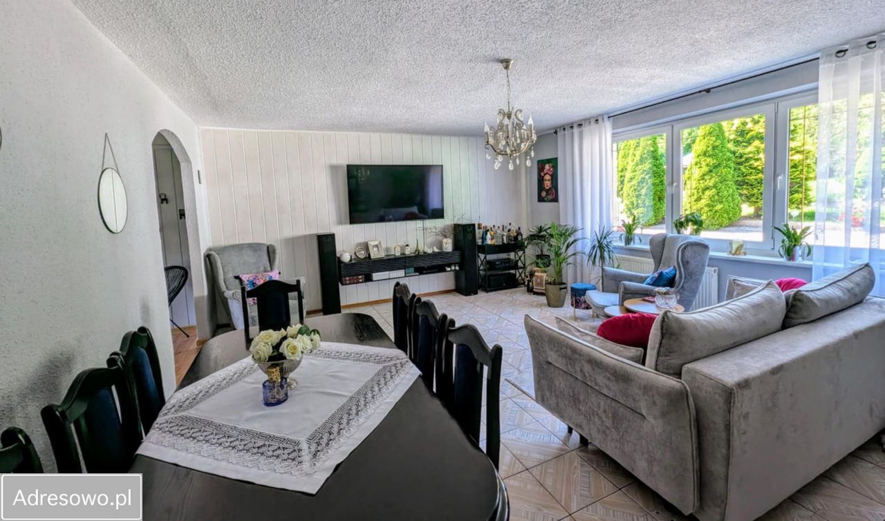 dom wolnostojący, 4 pokoje Wyszobór. Zdjęcie 2