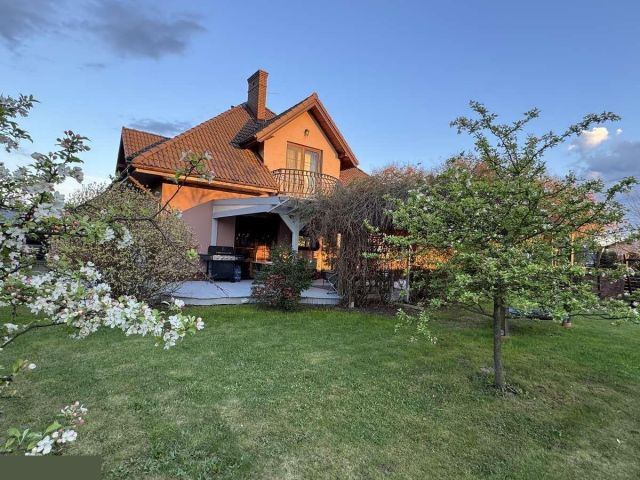 dom wolnostojący, 6 pokoi Zawierzbie. Zdjęcie 1