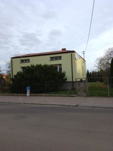 dom wolnostojący, 3 pokoje Terespol, ul. Henryka Sienkiewicza. Zdjęcie 1