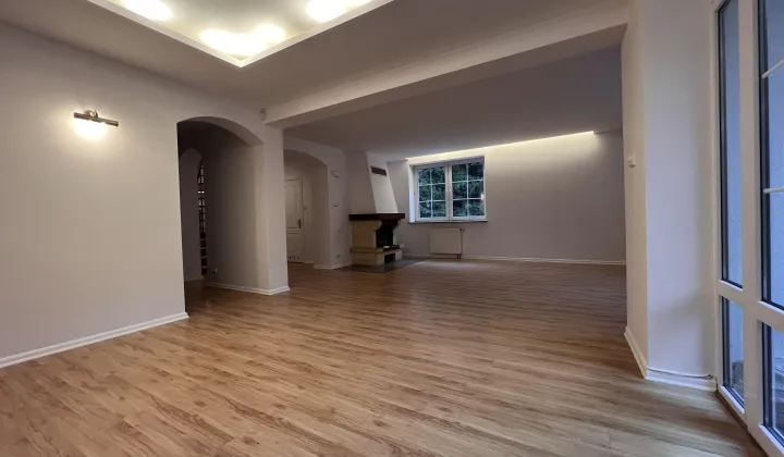 dom wolnostojący, 7 pokoi Józefów Dębinka, ul. Orla