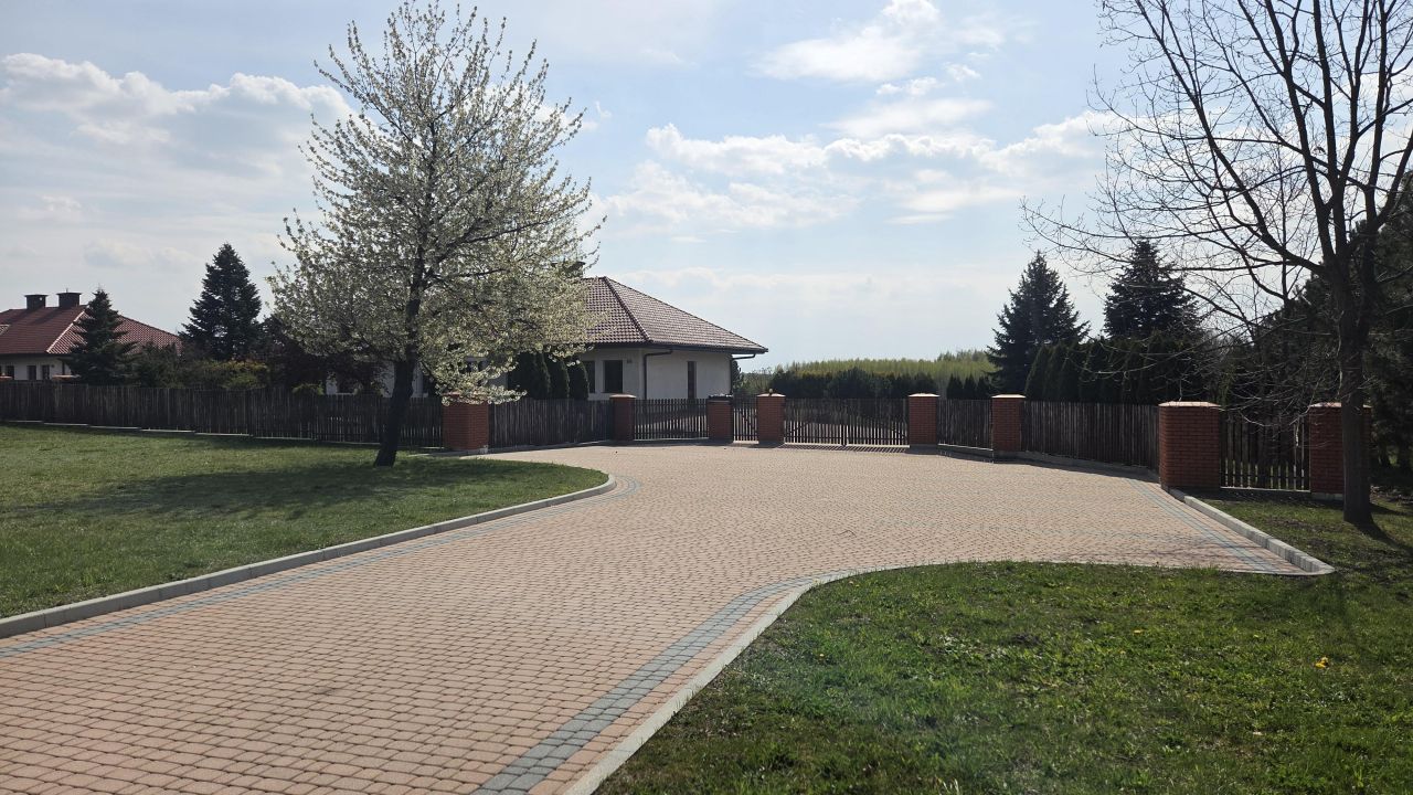 dom wolnostojący, 4 pokoje Krzywołęcz. Zdjęcie 2