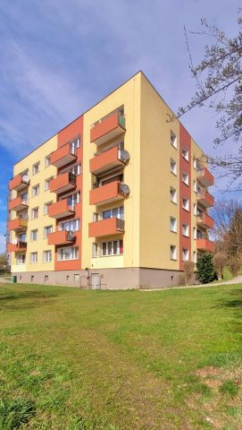 Mieszkanie 2-pokojowe Wałbrzych Biały Kamień, ul. Iwana Miczurina. Zdjęcie 1