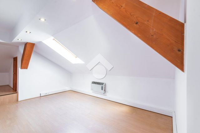 Lokal Kraków Podgórze Duchackie, ul. gen. Henryka Kamieńskiego. Zdjęcie 17