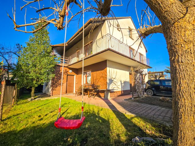 dom wolnostojący, 7 pokoi Kąty Wrocławskie, ul. Grunwaldzka. Zdjęcie 1