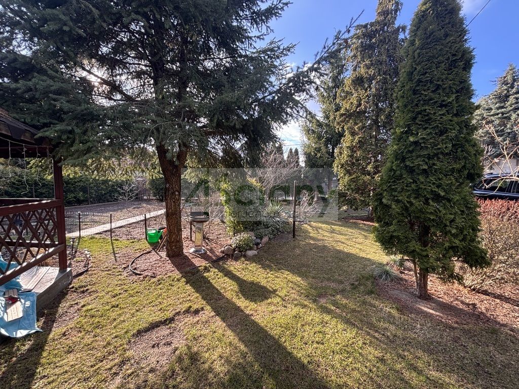 dom wolnostojący, 3 pokoje Dziekanów Leśny. Zdjęcie 1