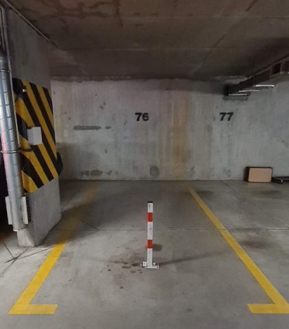 Garaż/miejsce parkingowe Warszawa, ul. Leona Berensona. Zdjęcie 1