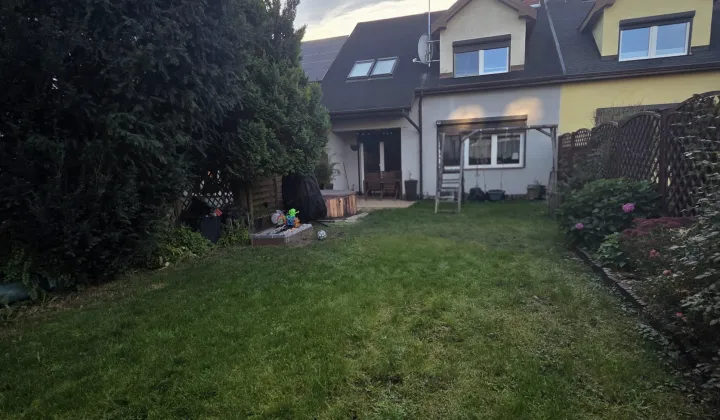 dom szeregowy, 4 pokoje Katowice Kostuchna, ul. Smugowa