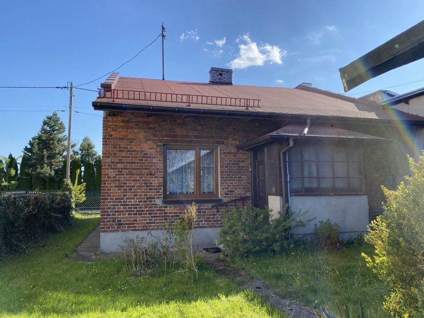 dom wolnostojący, 2 pokoje Gidle, ul. Klasztorna. Zdjęcie 1