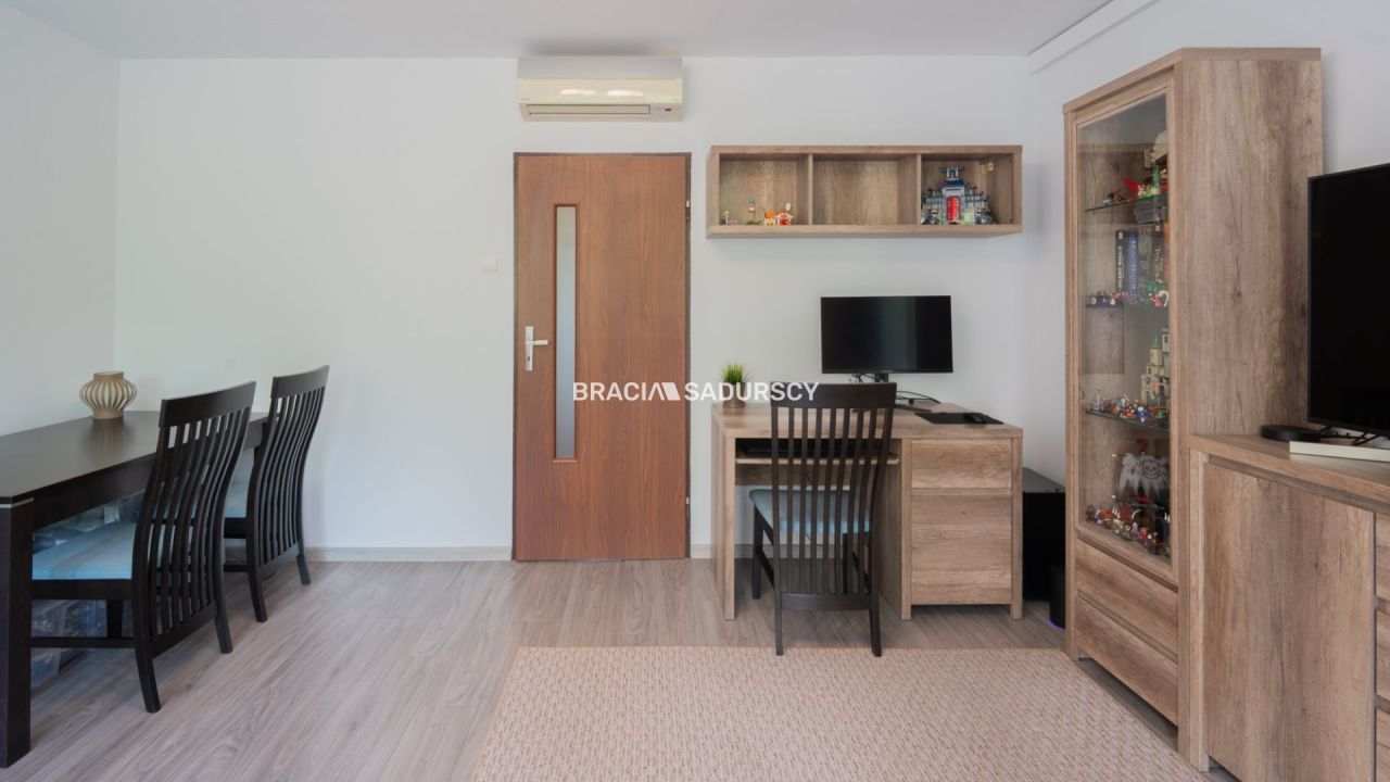 Mieszkanie 2-pokojowe Kraków Bieżanów, ul. ks. Piotra Ściegiennego. Zdjęcie 2