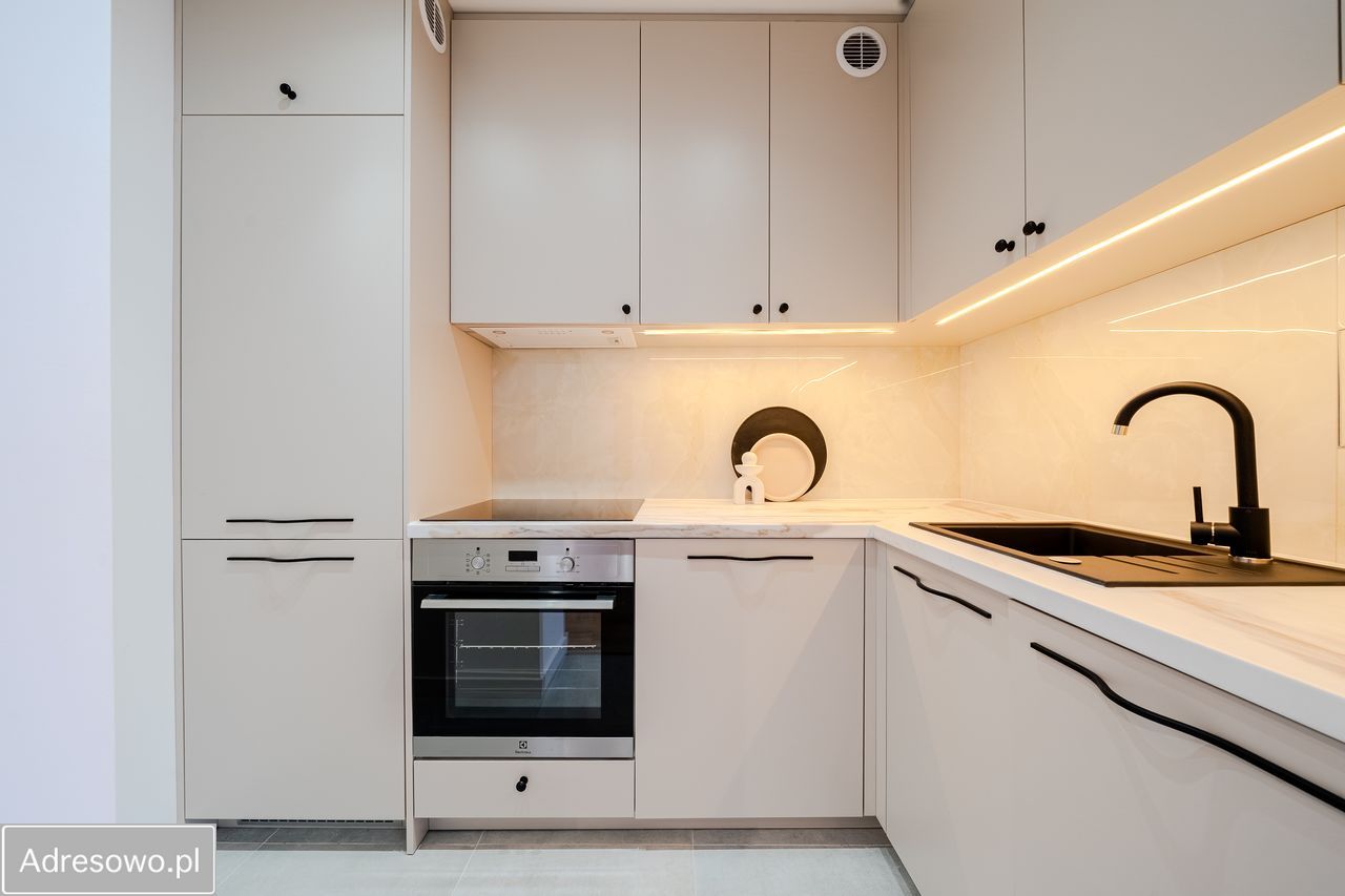 Mieszkanie 3-pokojowe Warszawa Śródmieście, al. Jana Pawła II. Zdjęcie 2