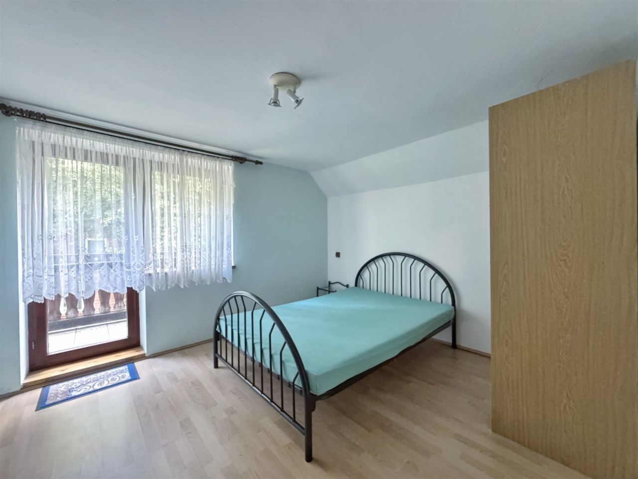 dom wolnostojący, 10 pokoi Berest. Zdjęcie 14