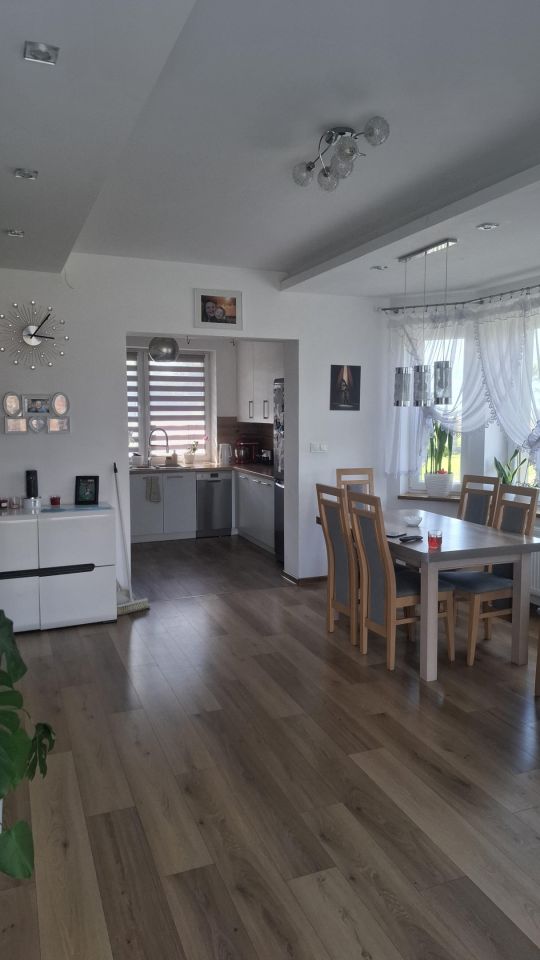 dom wolnostojący, 6 pokoi Werynia Podlesie. Zdjęcie 2