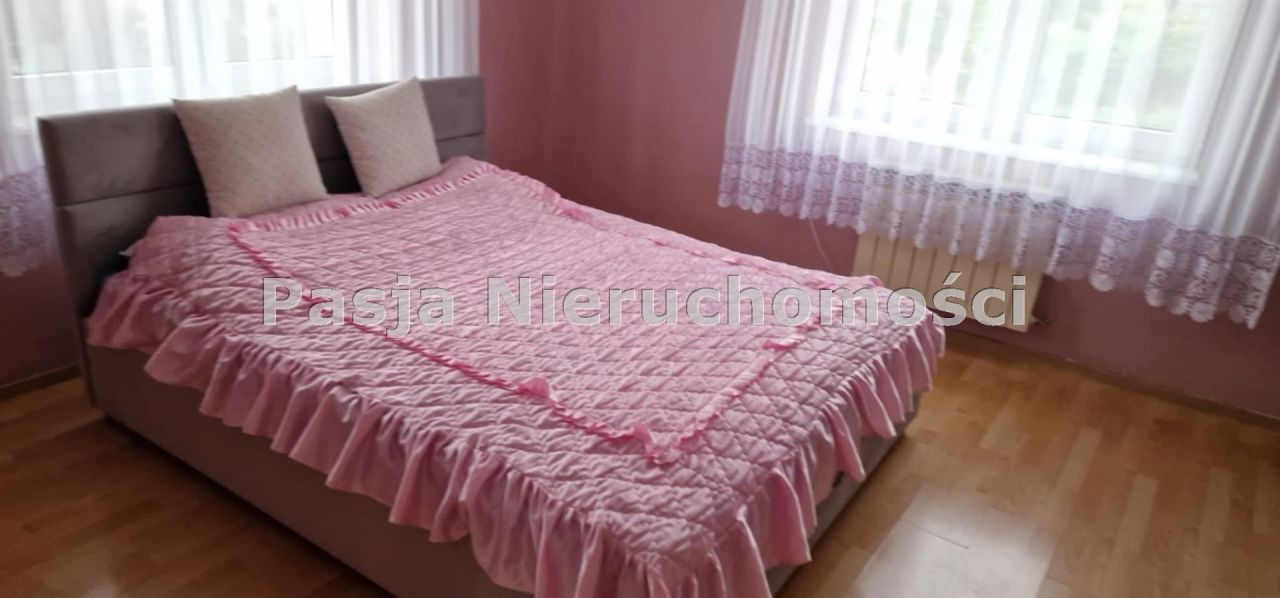 dom wolnostojący, 5 pokoi Sędek. Zdjęcie 10