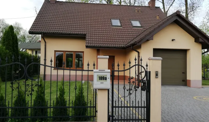 dom wolnostojący, 3 pokoje Kraków Nowa Huta, ul. Kantorowicka