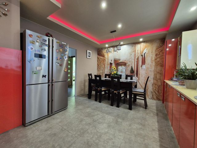 Mieszkanie 4-pokojowe Bełchatów Przytorze, ul. Władysława Stanisława Reymonta. Zdjęcie 1