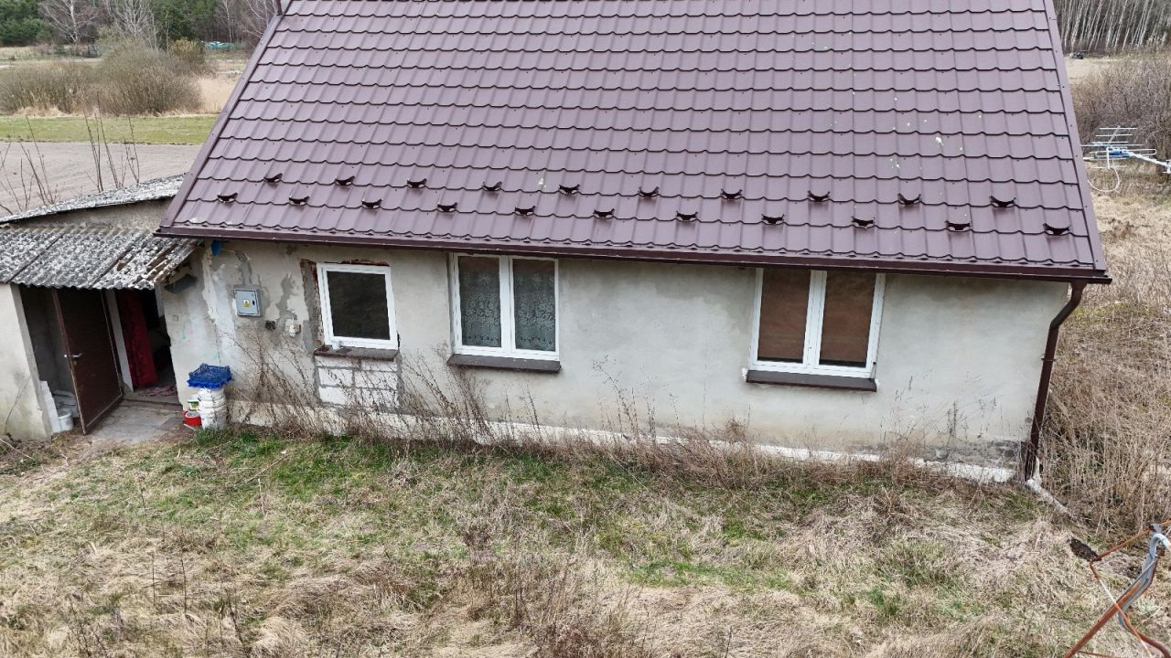 dom wolnostojący, 2 pokoje Mała Komorza. Zdjęcie 2