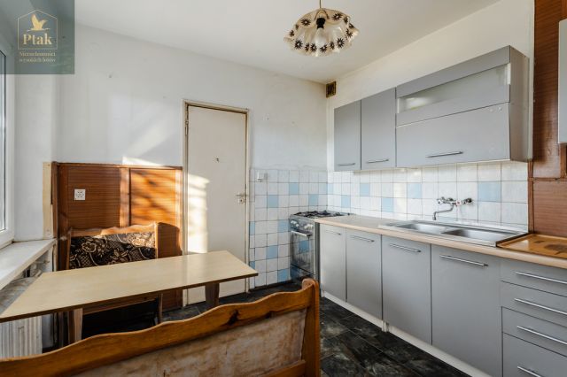 dom wolnostojący, 5 pokoi Tulce. Zdjęcie 12