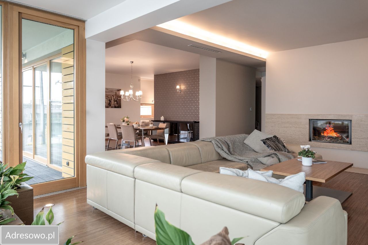 Mieszkanie 6-pokojowe Katowice Kostuchna, ul. Bażantów. Zdjęcie 1