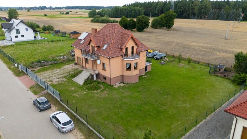 dom wolnostojący, 6 pokoi Wikielec. Zdjęcie 1