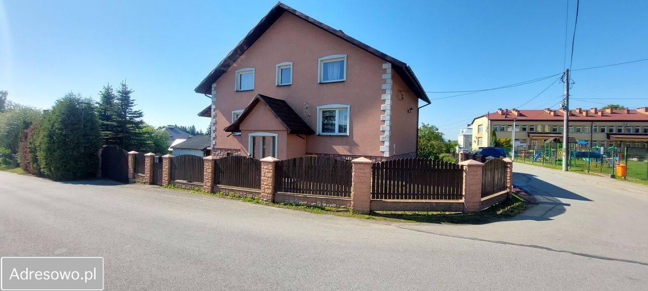 dom wolnostojący, 7 pokoi Korczyna
