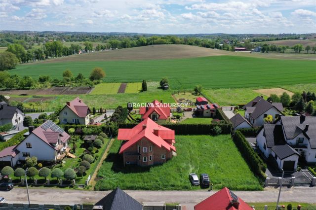 dom wolnostojący, 8 pokoi Proszowice, ul. Królowej Jadwigi. Zdjęcie 1