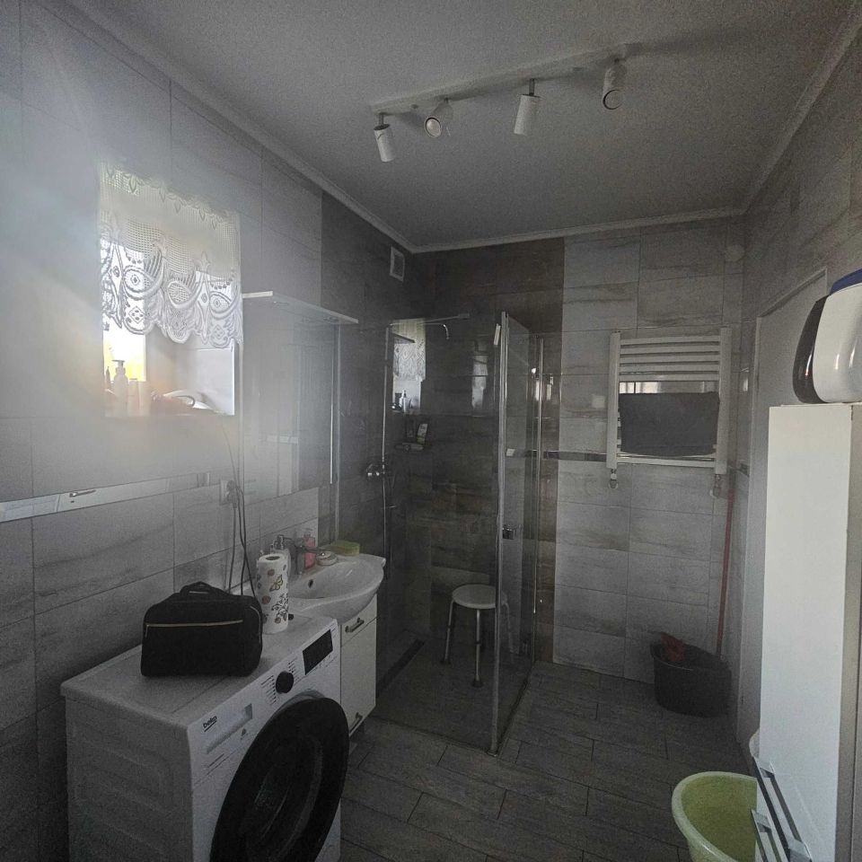 gospodarstwo, 5 pokoi Leginy. Zdjęcie 7