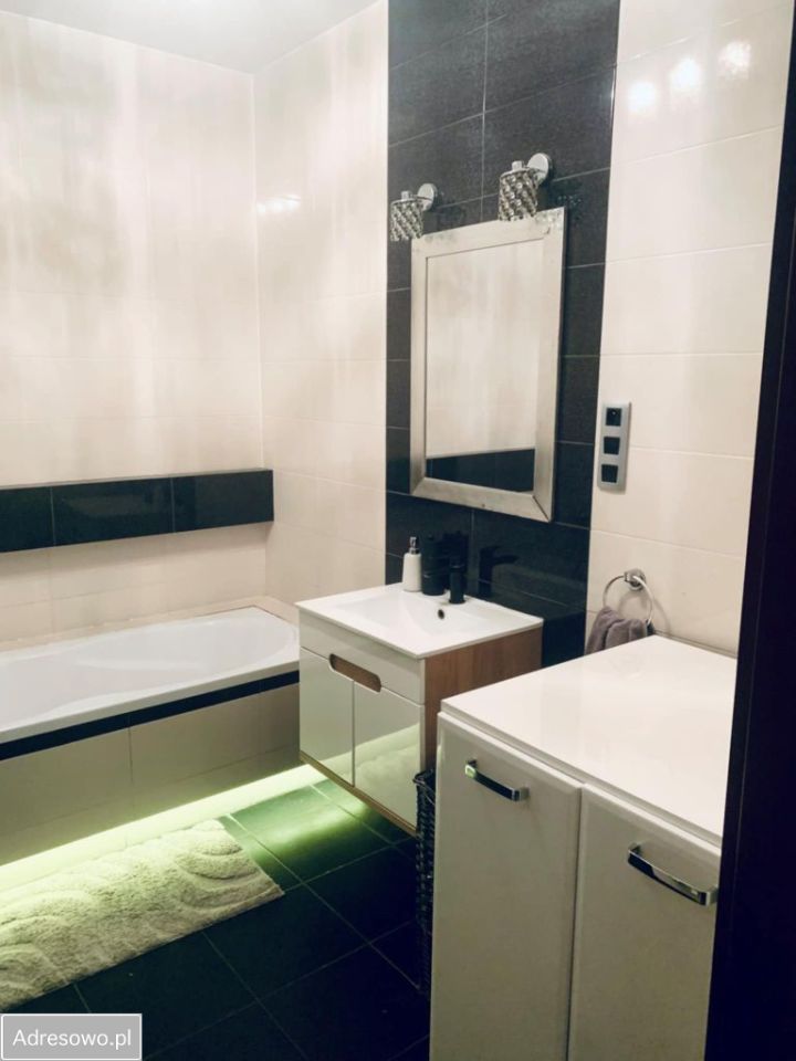 Mieszkanie 3-pokojowe Warszawa Gocław, ul. gen. Tadeusza Bora-Komorowskiego. Zdjęcie 3