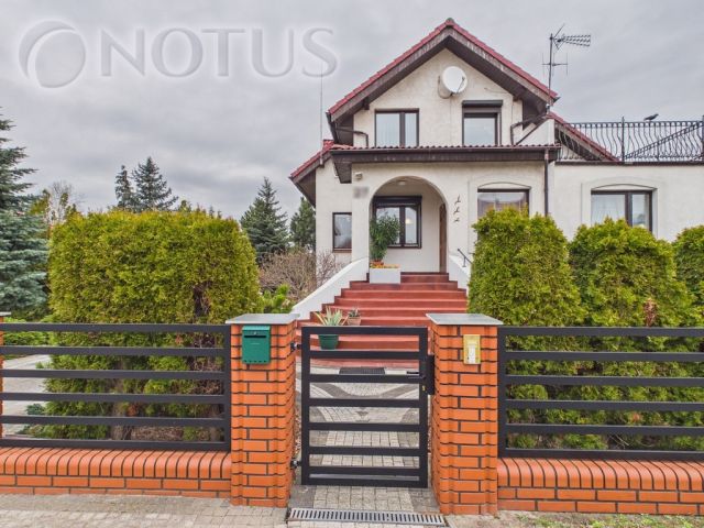 dom wolnostojący, 5 pokoi Gniezno. Zdjęcie 1