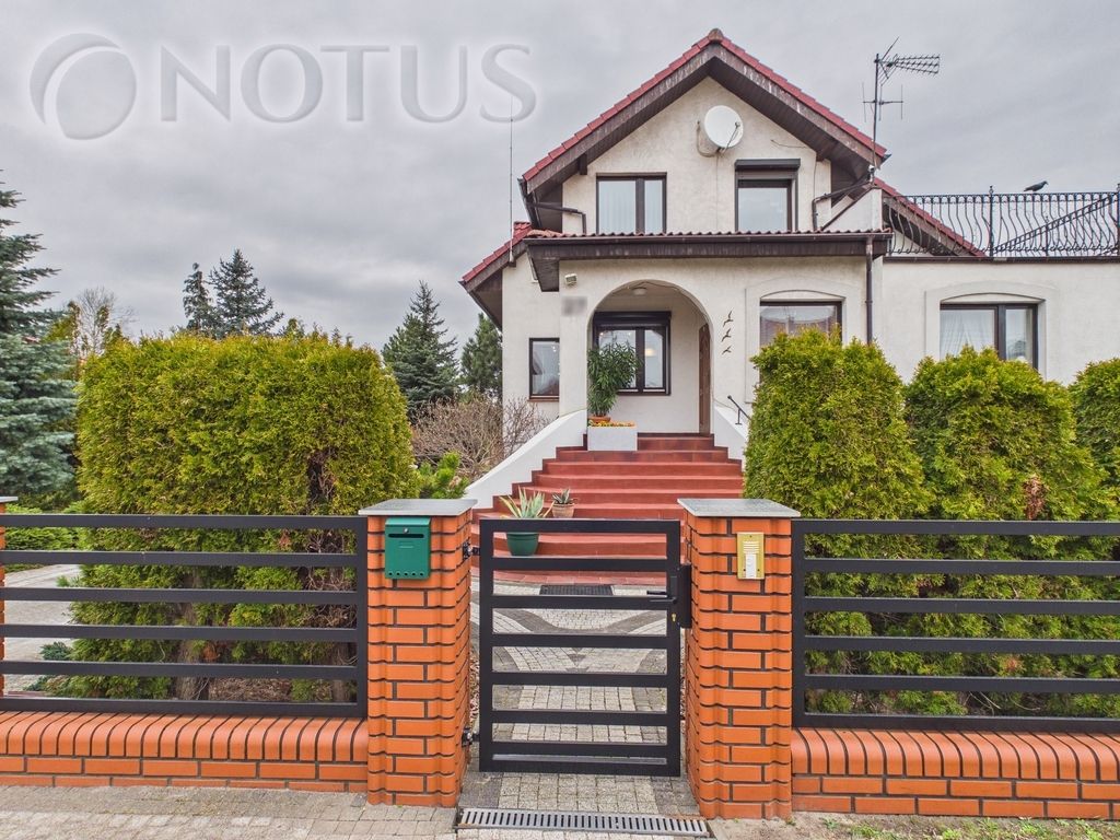 dom wolnostojący, 5 pokoi Gniezno. Zdjęcie 1