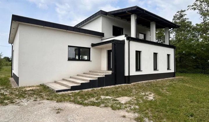 dom wolnostojący, 4 pokoje Piotrków Kujawski, ul. Topolowa