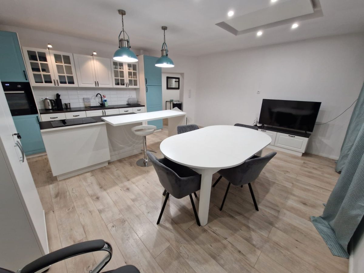 Mieszkanie 3-pokojowe Jelenia Góra, al. Wojska Polskiego. Zdjęcie 1