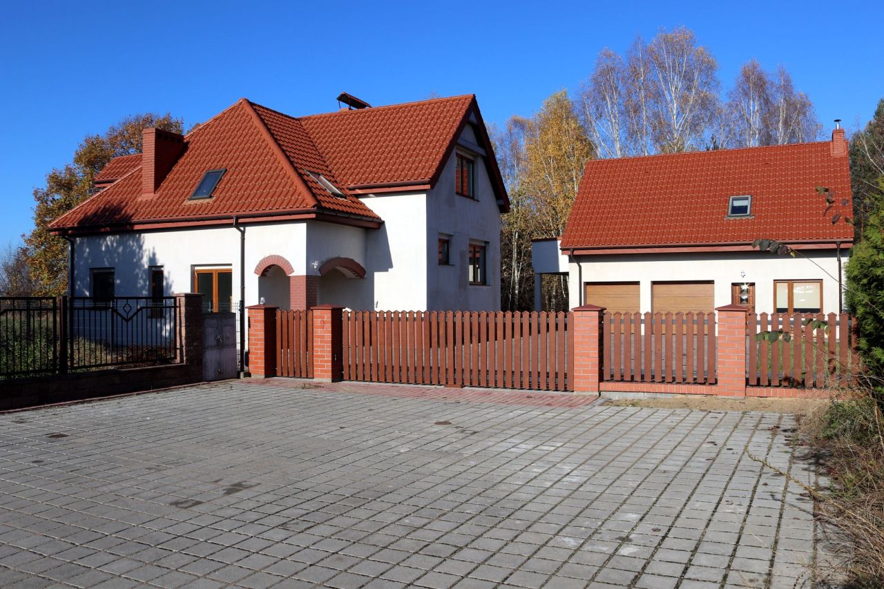 dom wolnostojący, 10 pokoi Grabowiec, ul. Obi-Wana Kenobiego. Zdjęcie 1