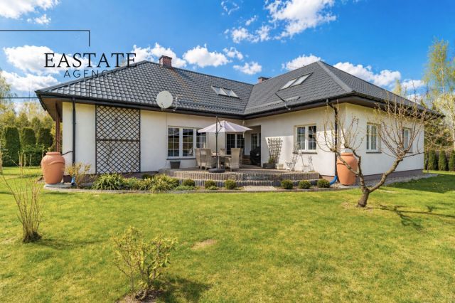 dom wolnostojący, 7 pokoi Osowiec. Zdjęcie 1