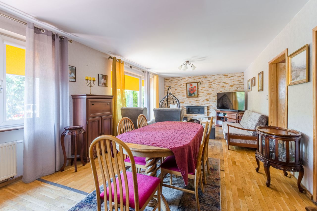 dom wolnostojący, 5 pokoi Pszczółki, ul. Adama Mickiewicza. Zdjęcie 9