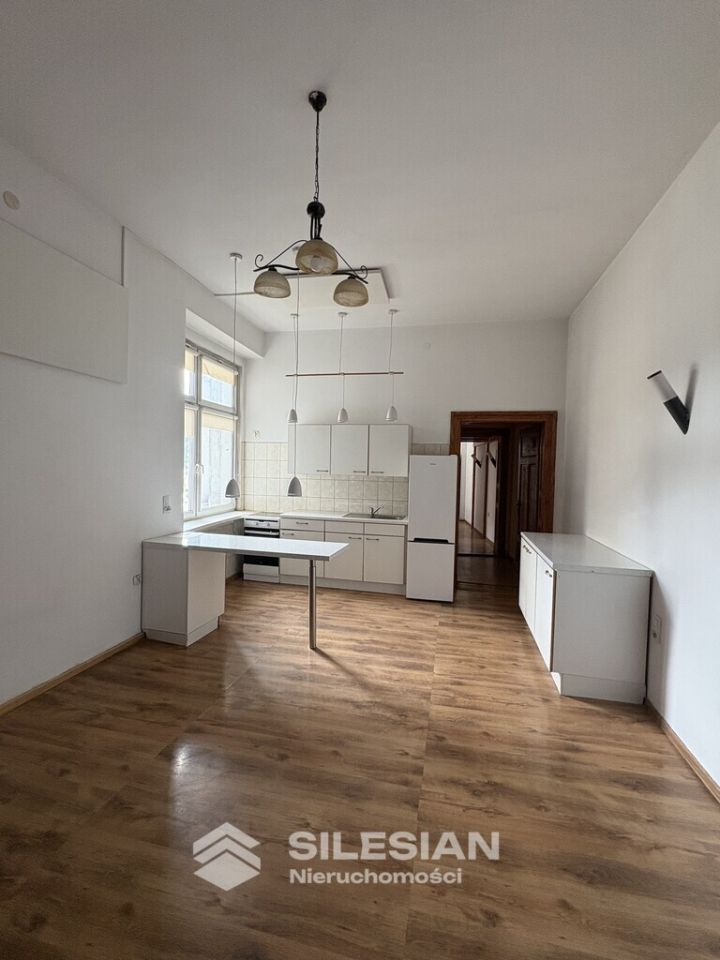 Mieszkanie 8-pokojowe Świdnica Centrum, ul. Stefana Żeromskiego. Zdjęcie 2