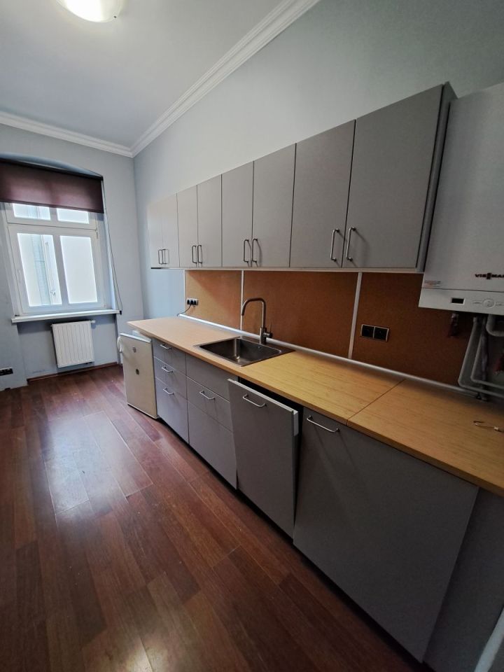 Biuro Poznań Centrum, ul. Półwiejska. Zdjęcie 6