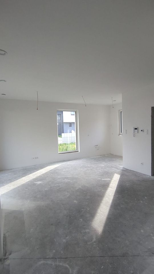 dom szeregowy, 4 pokoje Słomin, ul. Biedronki. Zdjęcie 3