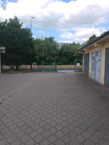 Garaż/miejsce parkingowe Poznań Chartowo, ul. Wiatraczna. Zdjęcie 1