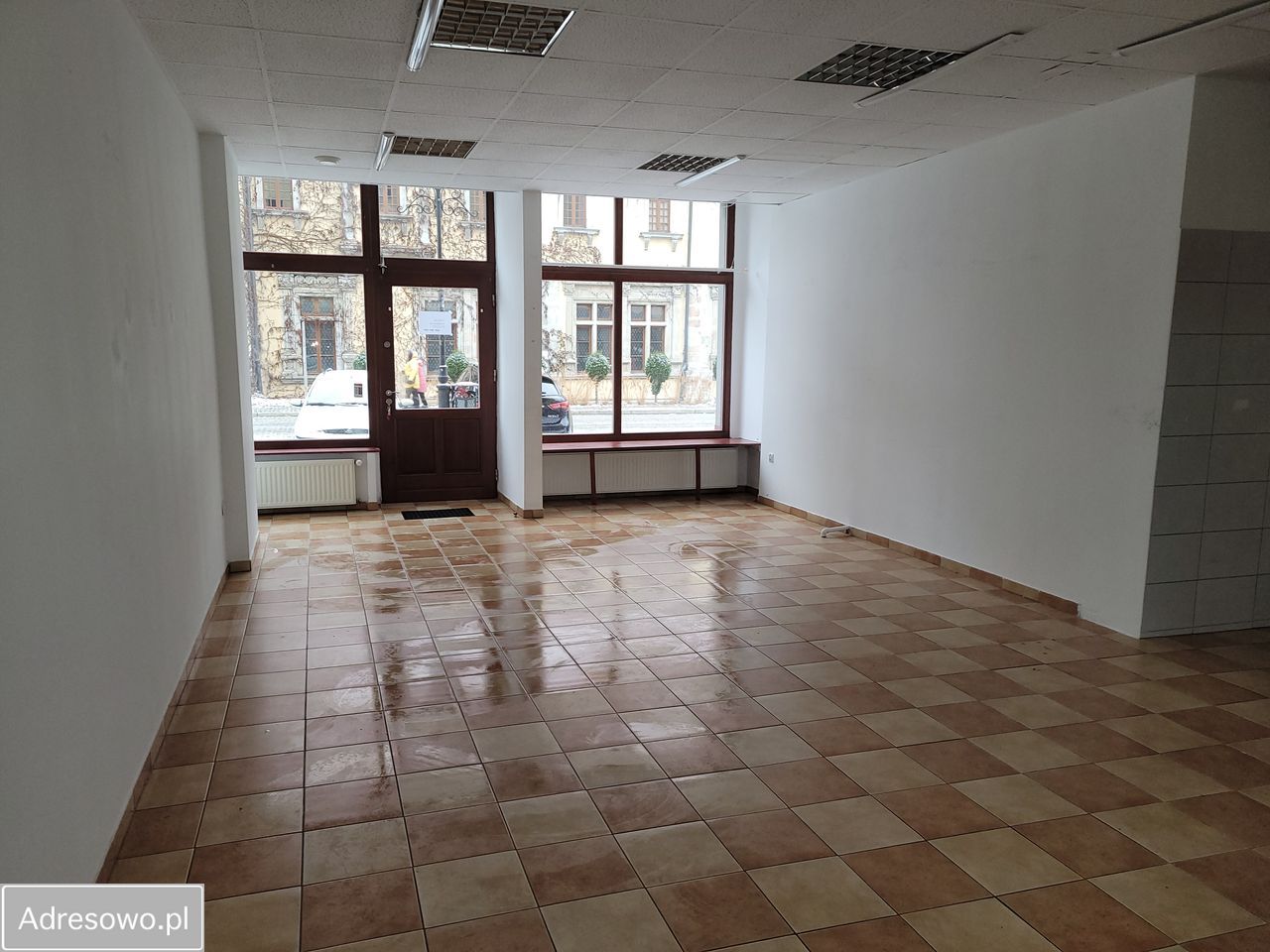 Lokal Lwówek Śląski, pl. Wolności. Zdjęcie 2