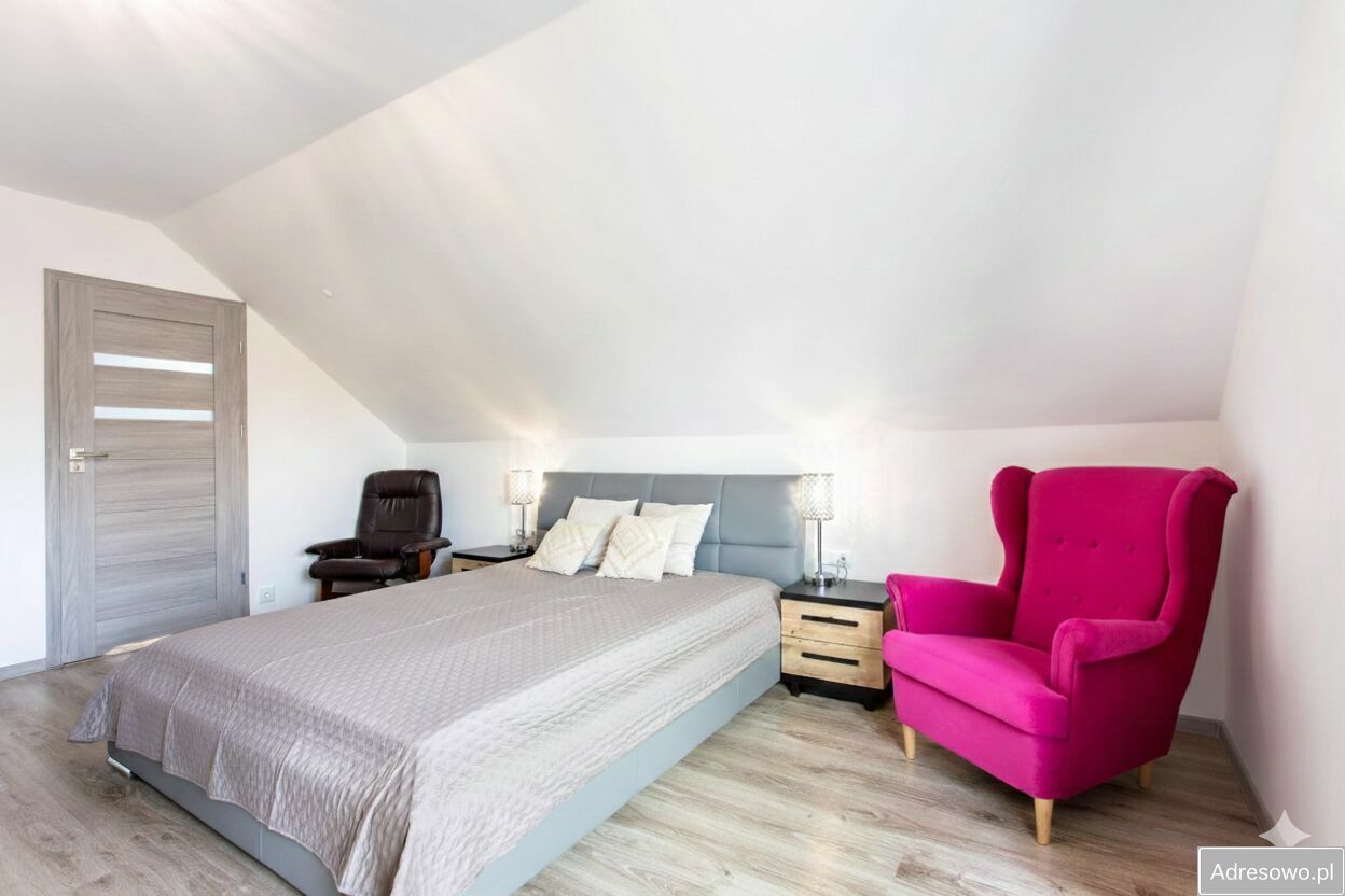 dom wolnostojący, 5 pokoi Burkatów, ul. Osiedle Pogórze. Zdjęcie 14