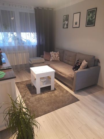 Mieszkanie 3-pokojowe Góra, ul. Głogowska. Zdjęcie 1