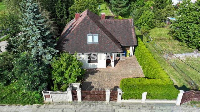 dom wolnostojący, 6 pokoi Pabianice Bugaj. Zdjęcie 1