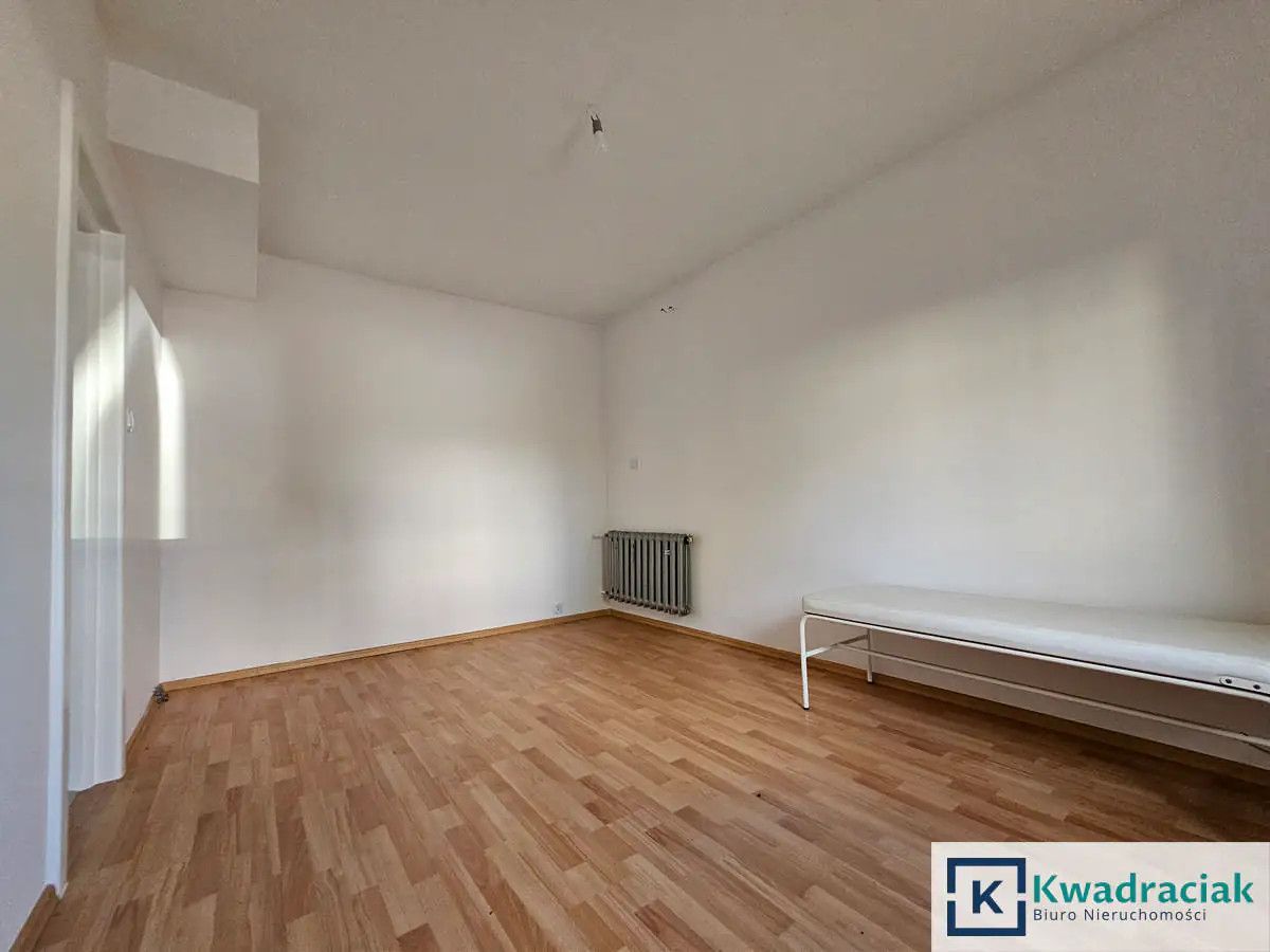 dom wolnostojący, 8 pokoi Krosno, ul. Stefana Okrzei. Zdjęcie 25