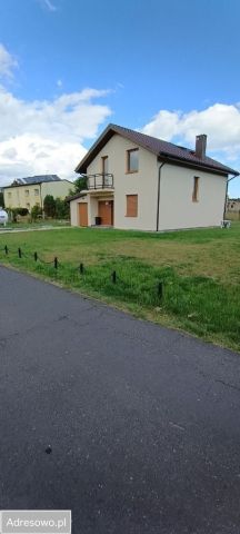 dom wolnostojący, 4 pokoje Hanusek, ul. ks. Stefana Łysika. Zdjęcie 1