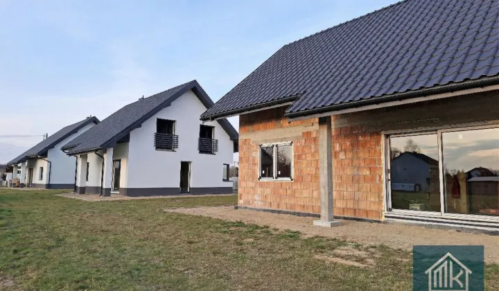 dom wolnostojący, 5 pokoi Kłaj