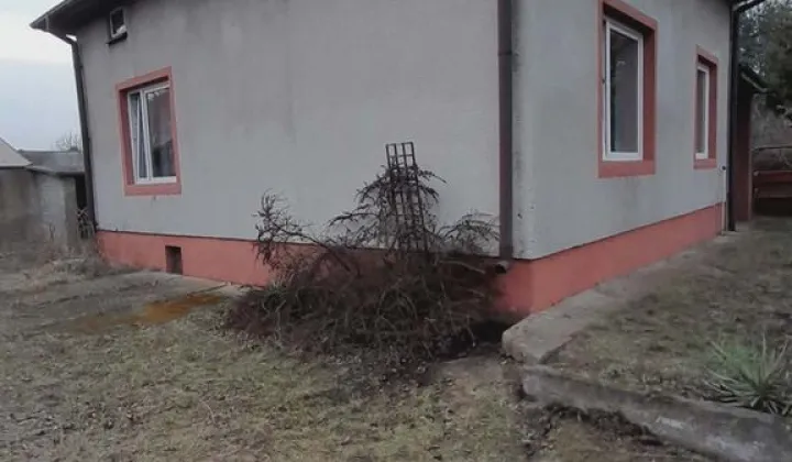 dom wolnostojący, 3 pokoje Chmielów, ul. Spacerowa