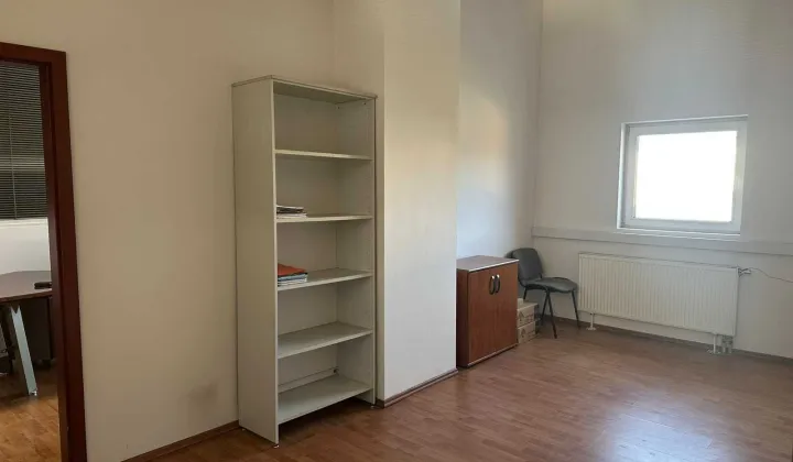 Biuro Warszawa Włochy, ul. Łopuszańska