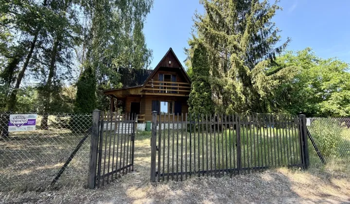 dom wolnostojący, 4 pokoje Adamów-Wieś, ul. Mała Łąka